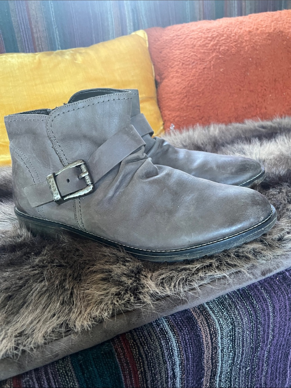 Remonte Men's Taupe Suede Chukka Boots with Buckle
